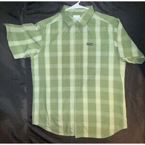 Columbia Men’s Medium Rogers Peak Short Sleeve Green Plaid Button Shirt XM8259